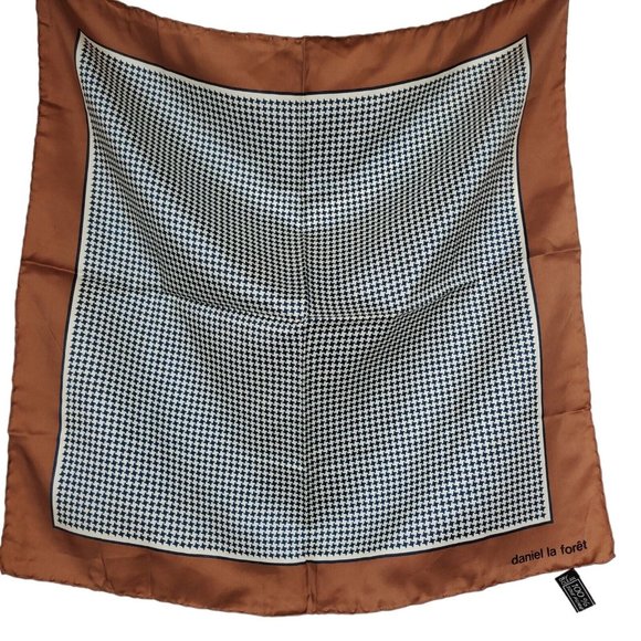 Vintage Silk Scarf Navy Blue Brown Houndstooth Hand Rolled 18" Square - Picture 3 of 6